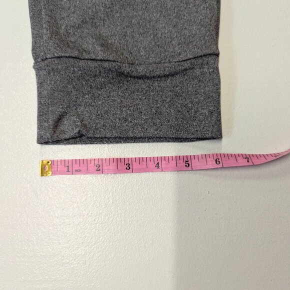 Under Armour Size XS Charcoal Gray Cropped Knit Pants - Picture 3 of 15